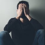 چگونه احساس بی‌ارزشی، ما را از رسیدن به موفقیت بازمی‌دارد؟